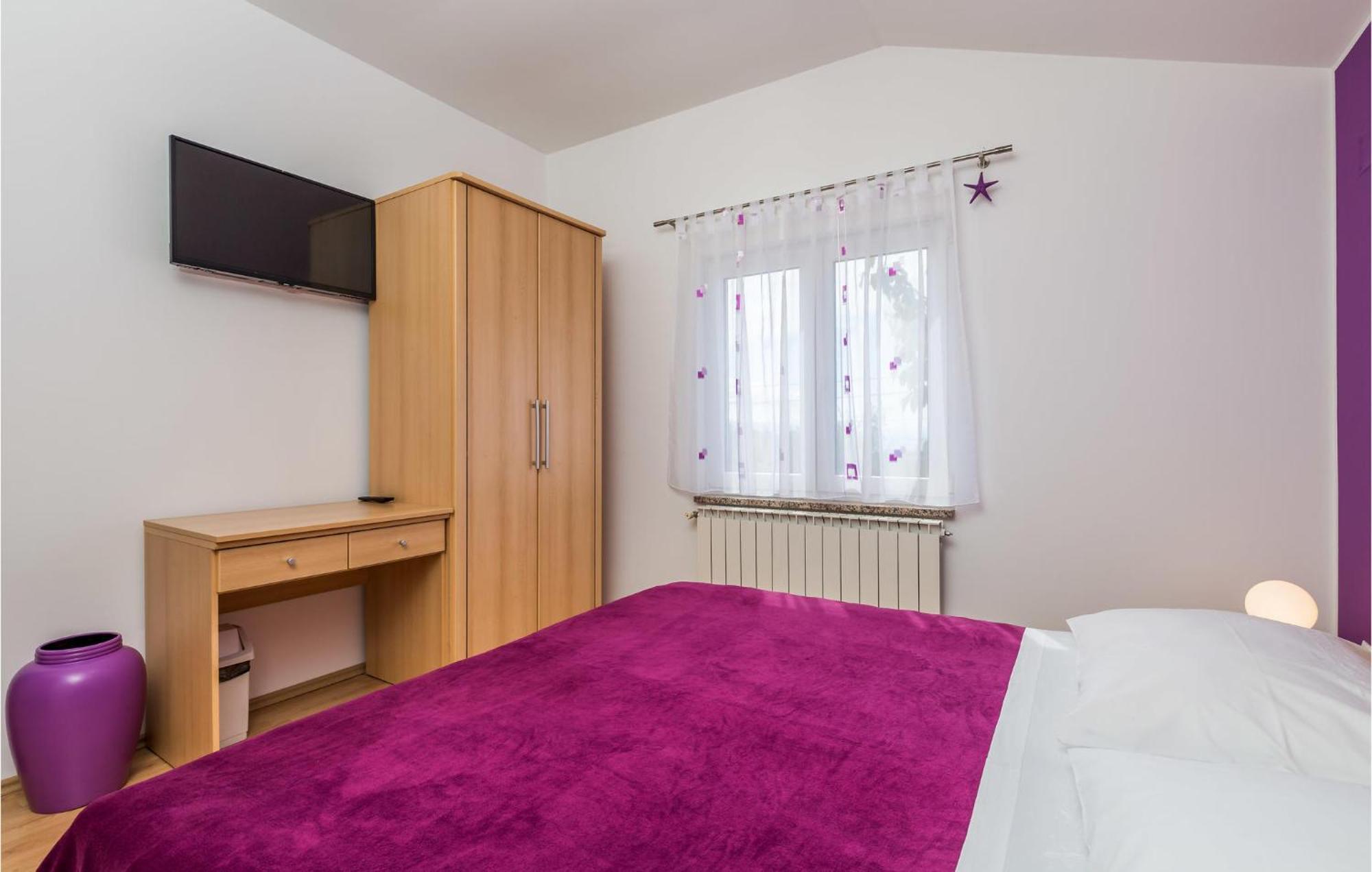 2 Bedroom Beautiful Apartment In Rukavac Rukavac  Exteriör bild